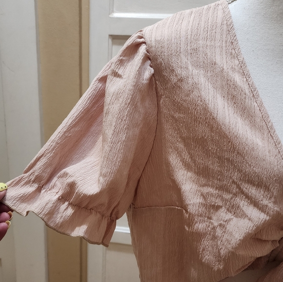 SHEIN Women's Tie Front Ruffle Puff Sleeve   Boho Inspired Crop Top NWOT ✨️ - Picture 5 of 11